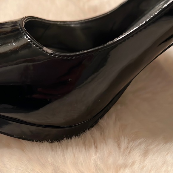 NEW Shiny Patent Leather Heels - Picture 2 of 9